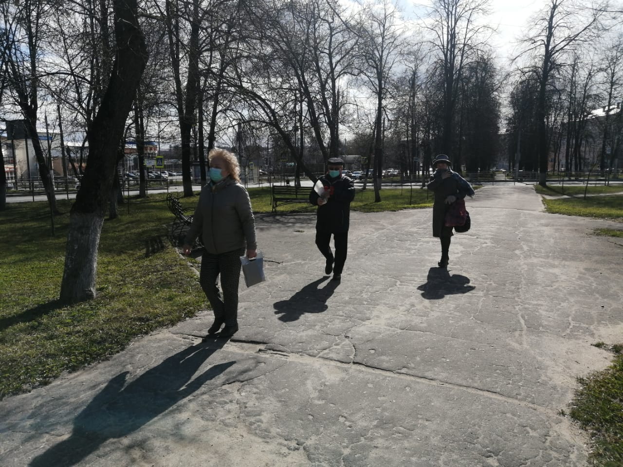Клинские коммунисты возложили цветы к памятнику В.И. Ленина