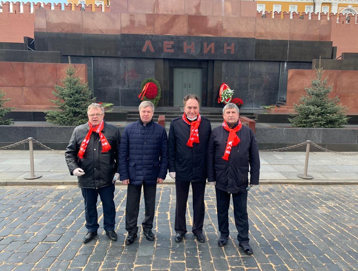 Возложение цветов к Мавзолею В.И. Ленина