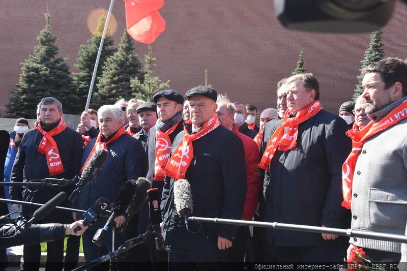Возложение цветов к Мавзолею В.И. Ленина