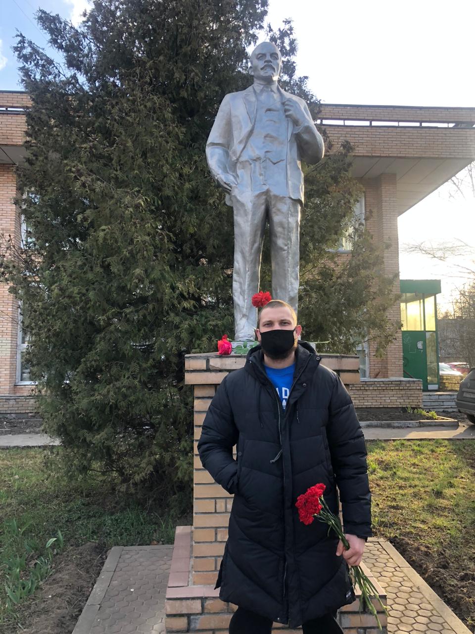 Балашихинские коммунисты возложили цветы к памятникам великого Вождя!