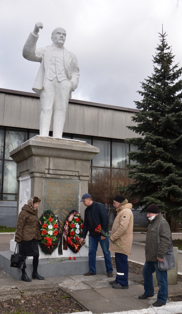 Возложение венков к памятникам В.И. Ленина в Ногинске