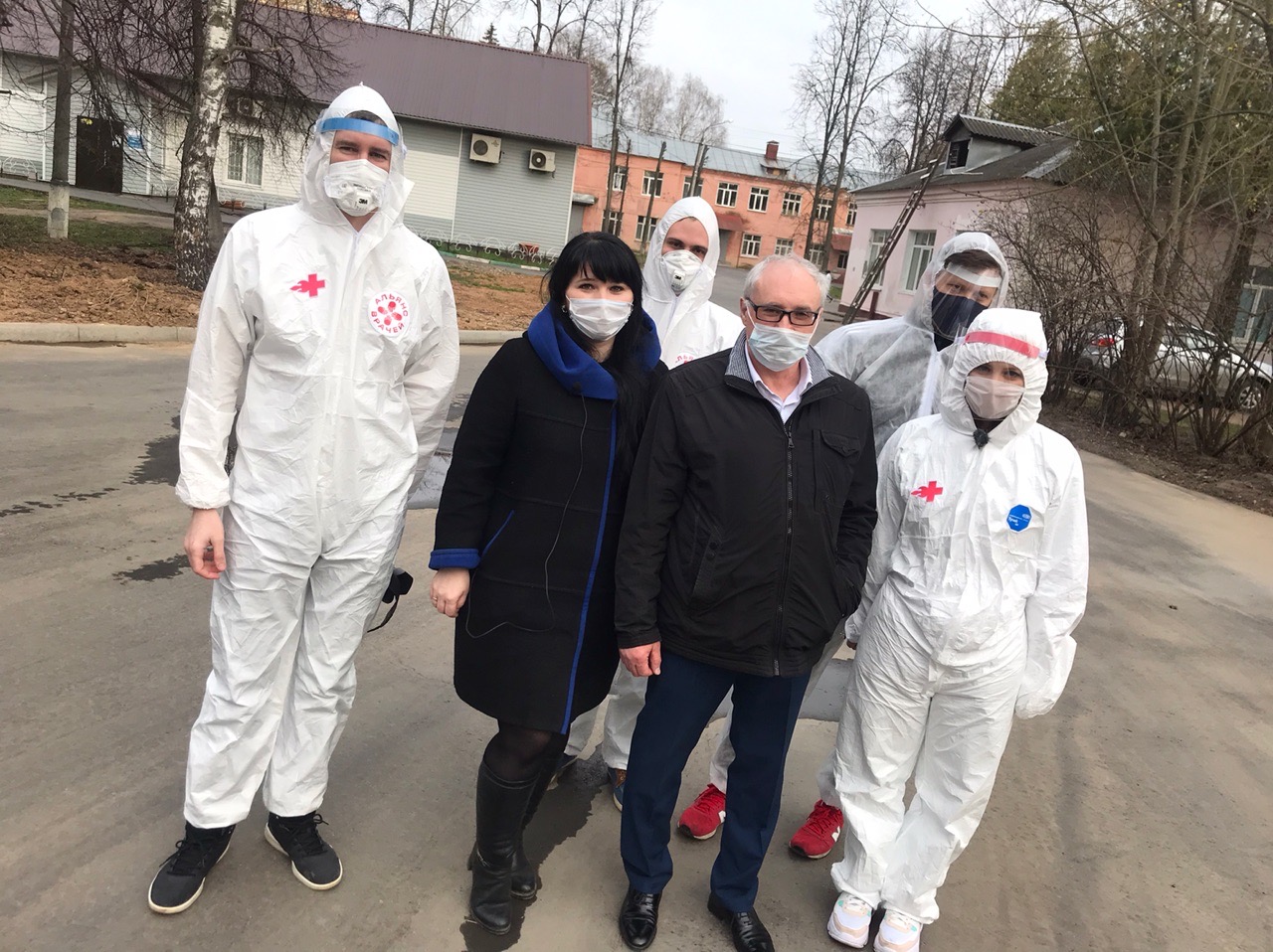 Пушкинские коммунисты помогают нуждающимся