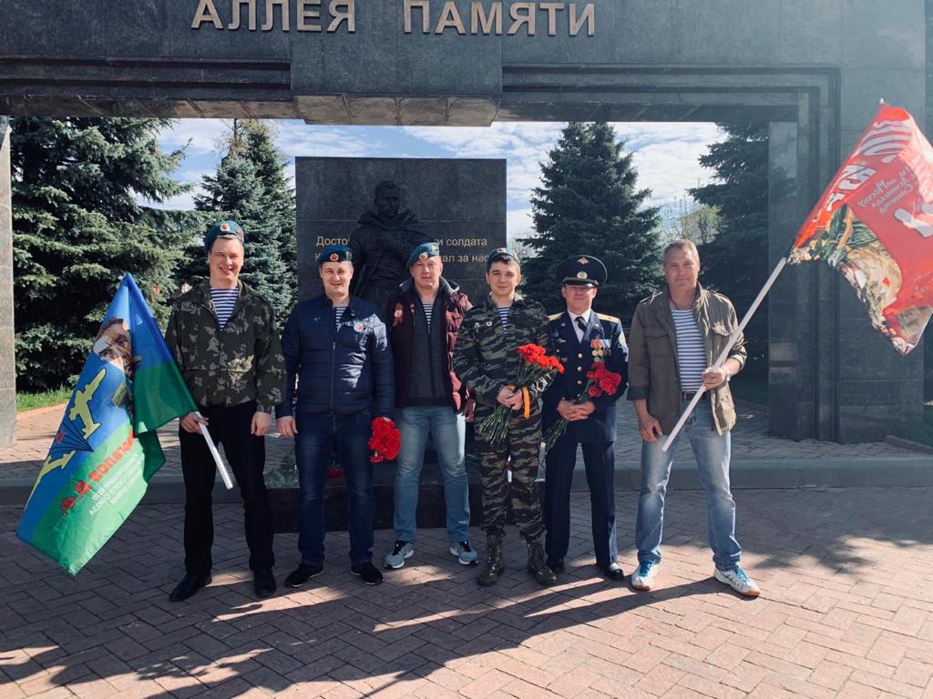 Клинские коммунисты поздравили ветеранов
