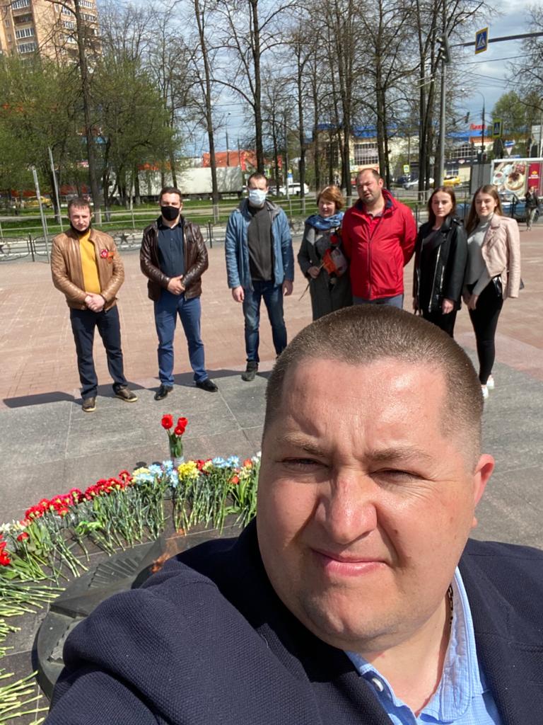 Клинские коммунисты поздравили ветеранов