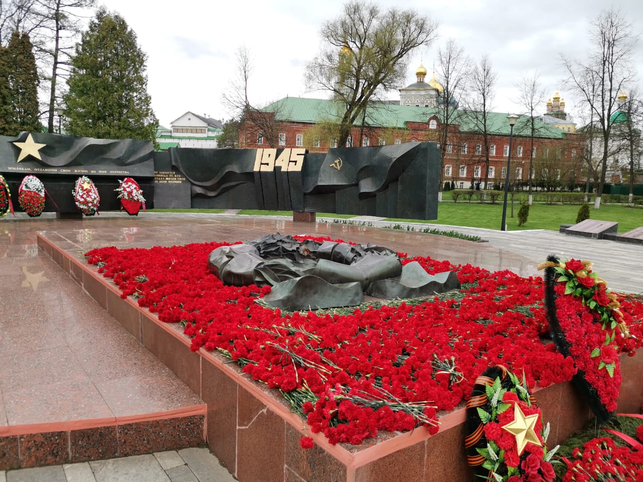 С Днём Победы, товарищи!