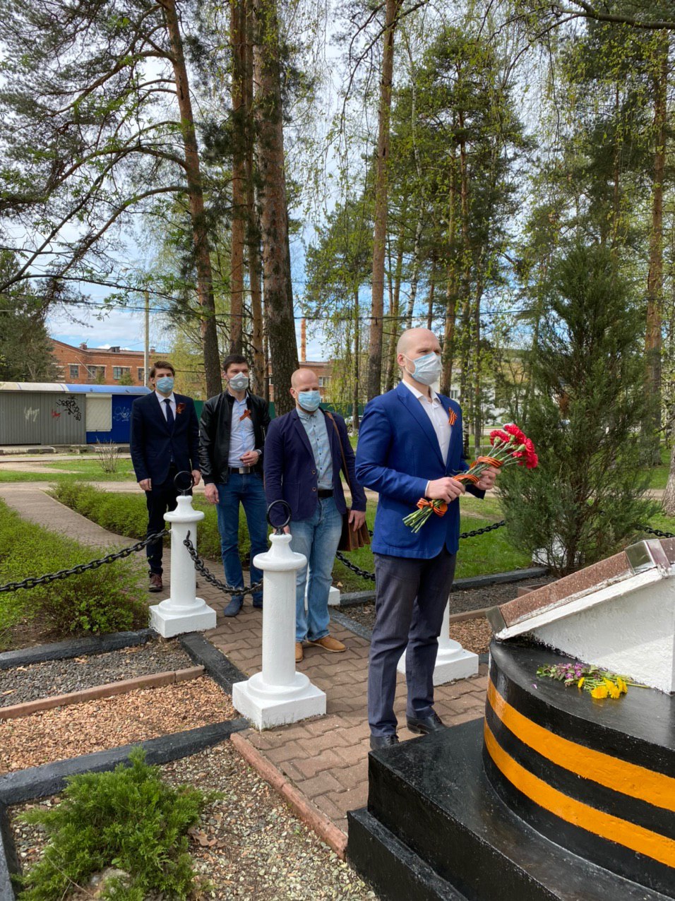 Дмитров помнит своих героев!