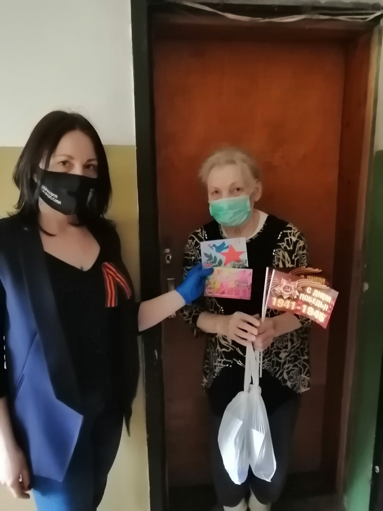 Пушкинские коммунисты поздравили земляков с Днём Победы