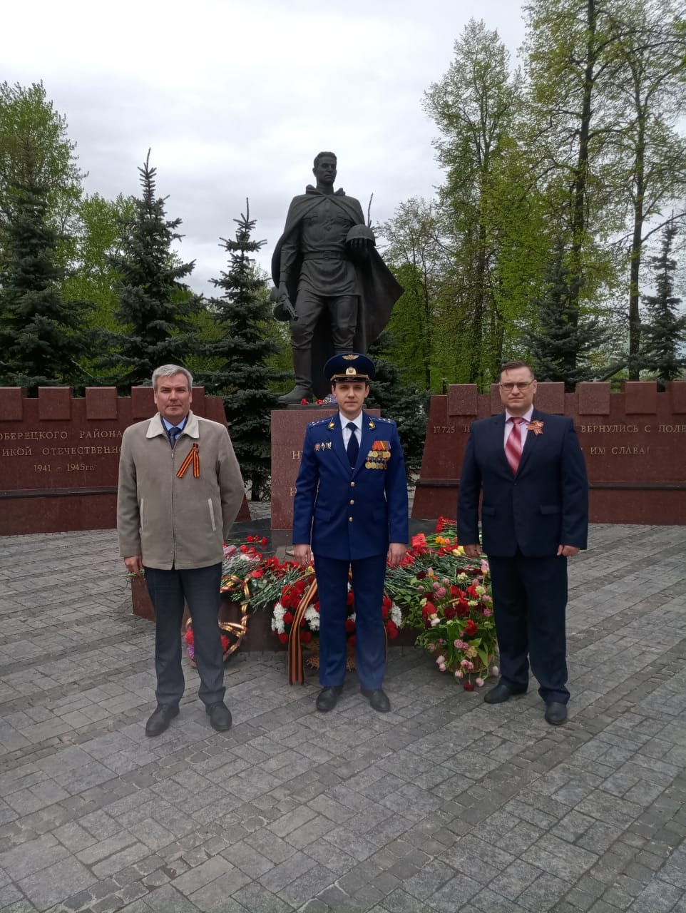 Коммунисты Люберецкого отделения празднуют день Победы!