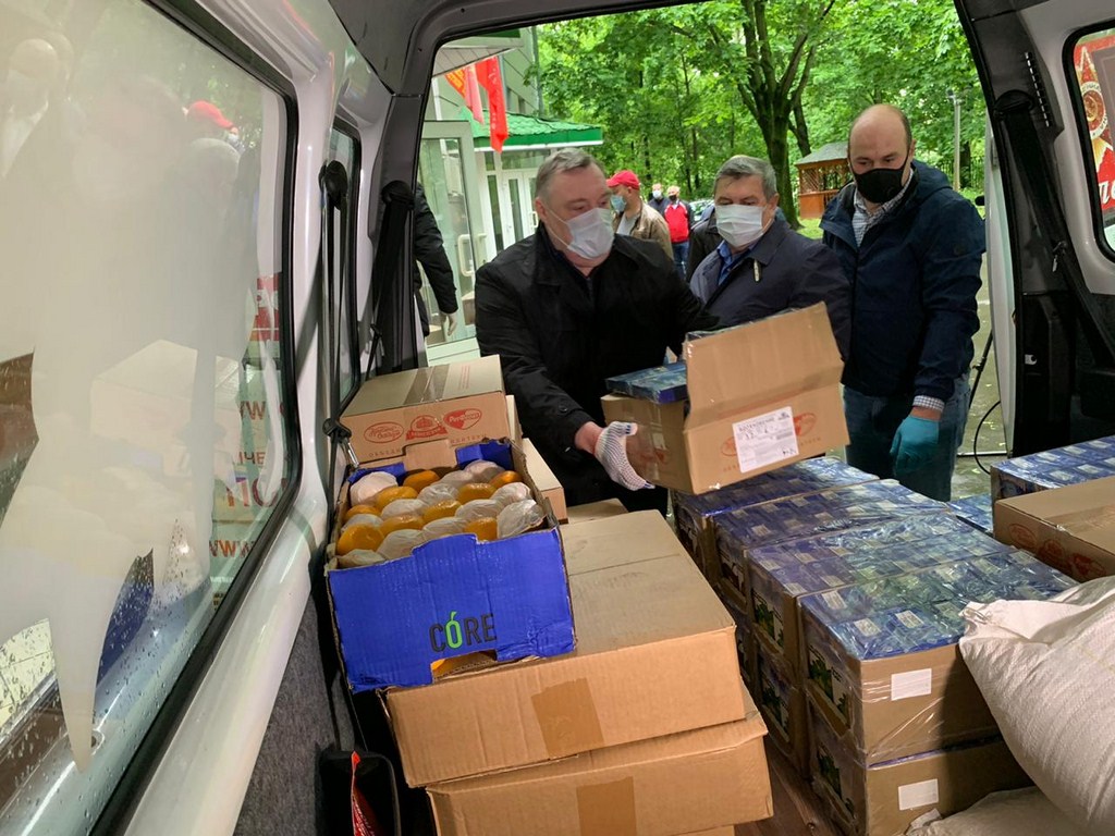 Всё лучшее – детям! Подмосковные коммунисты отправили подарки в детские дома и хосписы региона