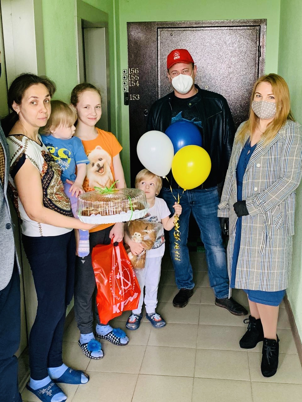 Королёвские коммунисты поздравили детей
