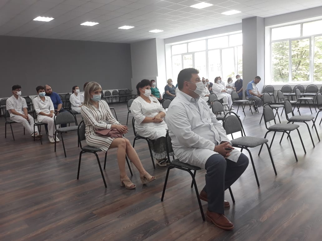 Орехово-Зуевские коммунисты чествуют медицинских работников