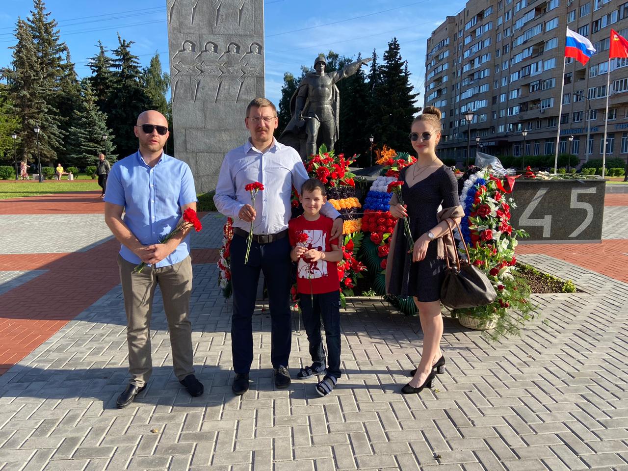 Не забудем подвиги великого советского солдата!