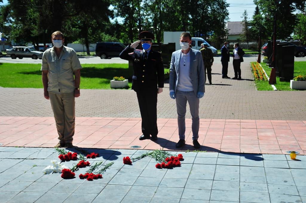 Озёрские коммунисты чтут память о павших в годы Великой Отечественной войны