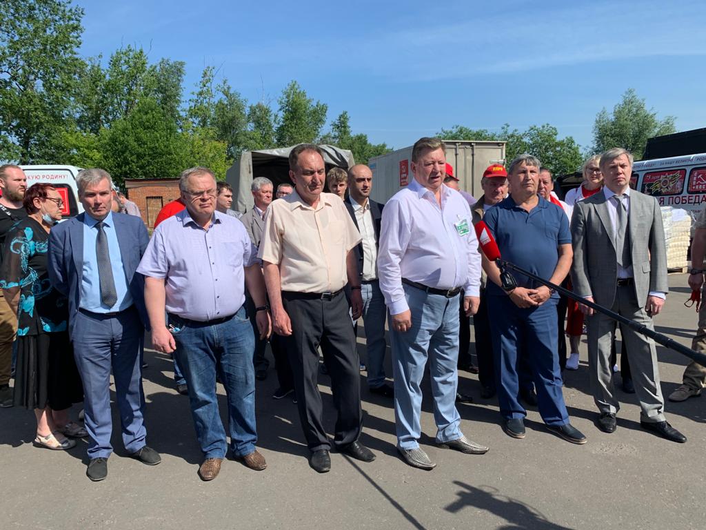 Подмосковные коммунисты отправили гуманитарный конвой в честь 75-летия Великой Победы для ветеранов, тружеников тыла и «Детей войны» в городские округа региона