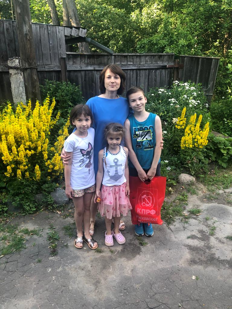 Одинцовские коммунисты в строю помощи нуждающимся!