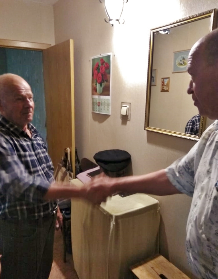Серпуховские коммунисты продолжают помогать