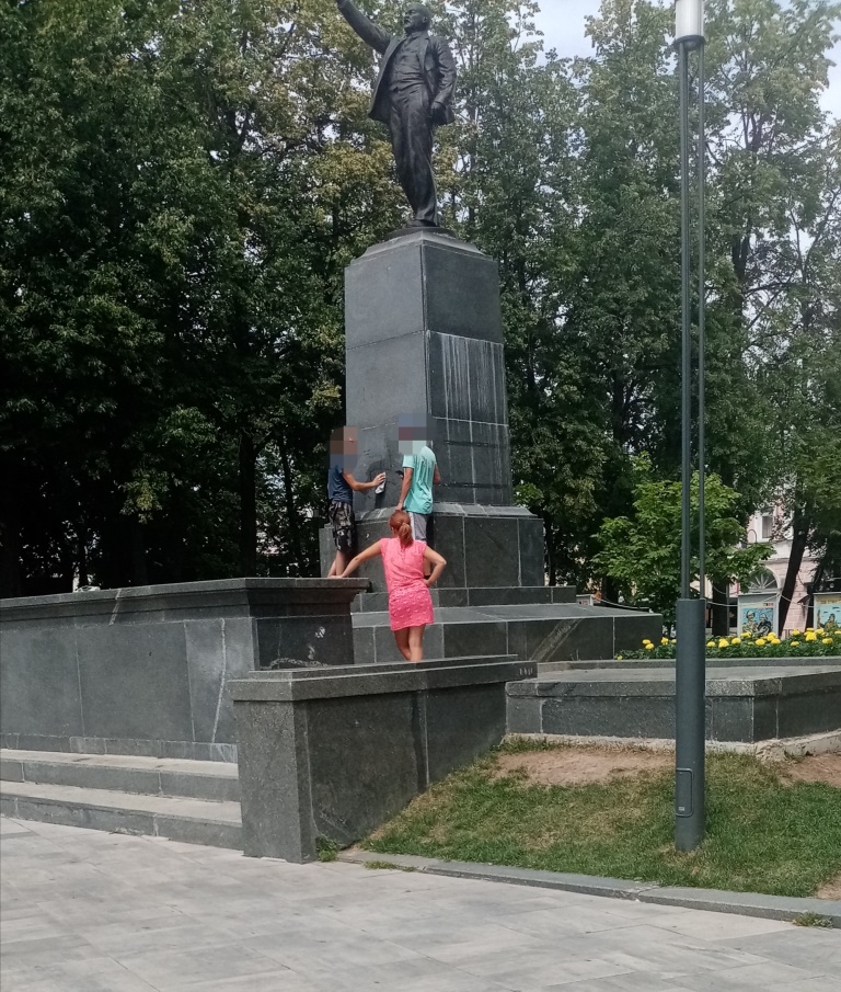 К чему приводит десоветизация?