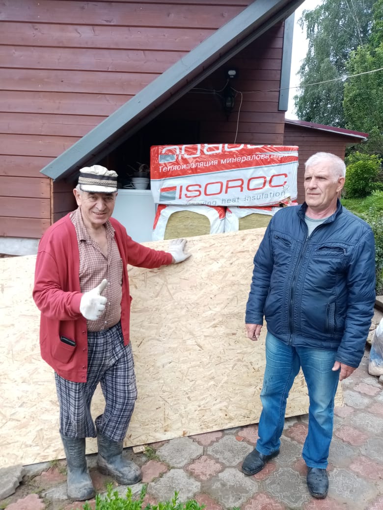 Коммунисты помогают людям, попавшим в беду