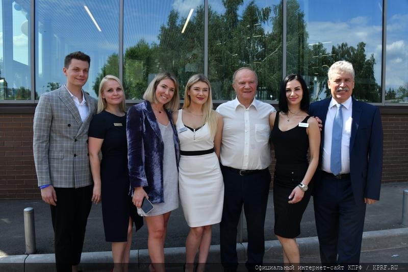 Г.А. Зюганов принял участие в открытии спортивного комплекса на территории совхоза имени Ленина