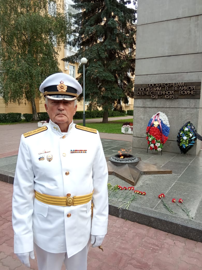 В Воскресенске коммунисты и горожане почтили память о моряках подлодки «Курск»