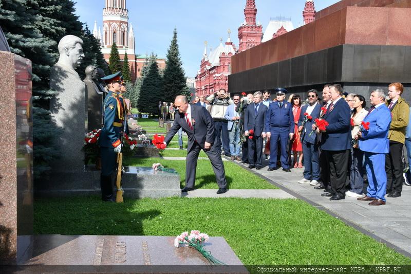 Г.А. Зюганов: «Наши отцы-победители справились с историческими задачами. Сегодня вызов стоит перед нами»