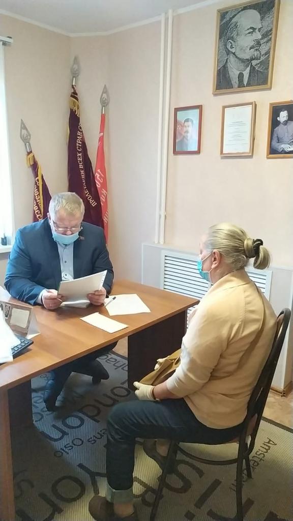 Депутат-коммунист Александр Наумов, в региональную неделю, провел прием граждан в шести городских округах Подмосковья