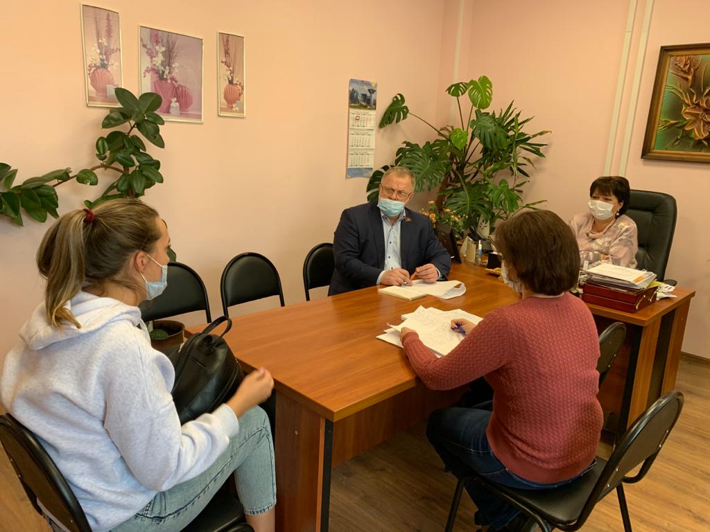 Депутат-коммунист Александр Наумов, в региональную неделю, провел прием граждан в шести городских округах Подмосковья