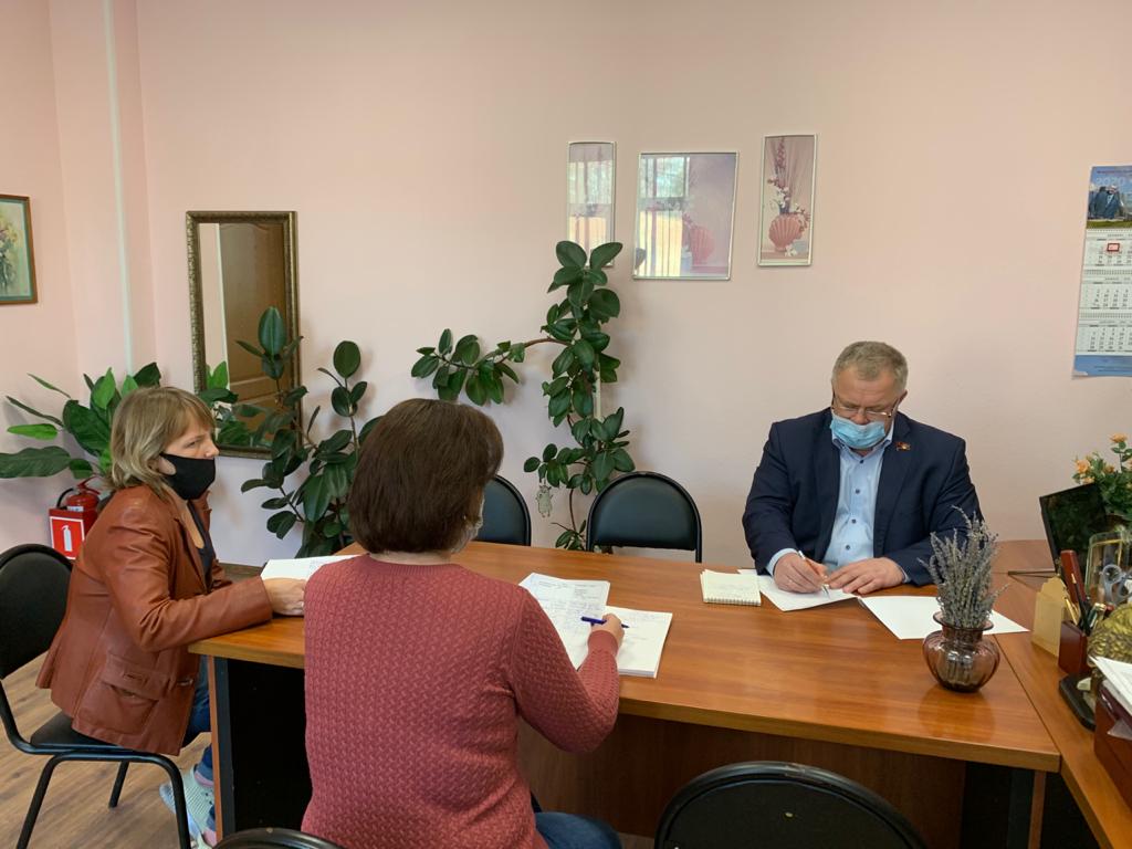 Депутат-коммунист Александр Наумов, в региональную неделю, провел прием граждан в шести городских округах Подмосковья