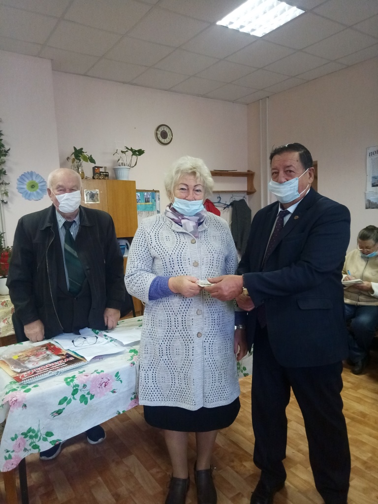 Каширские коммунисты поздравляют ветеранов