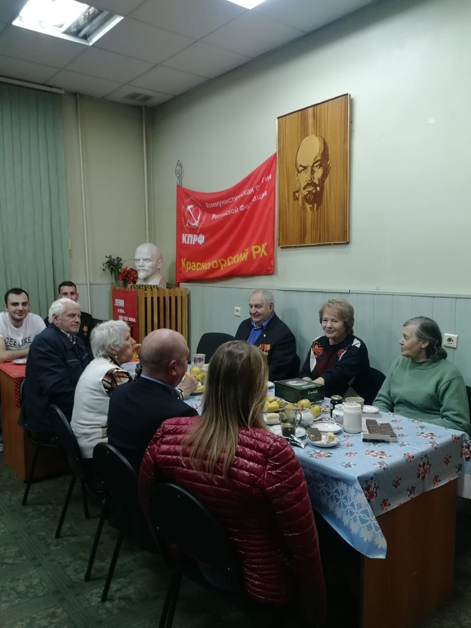Коммунисты из Красногорска отмечают День Комсомола!
