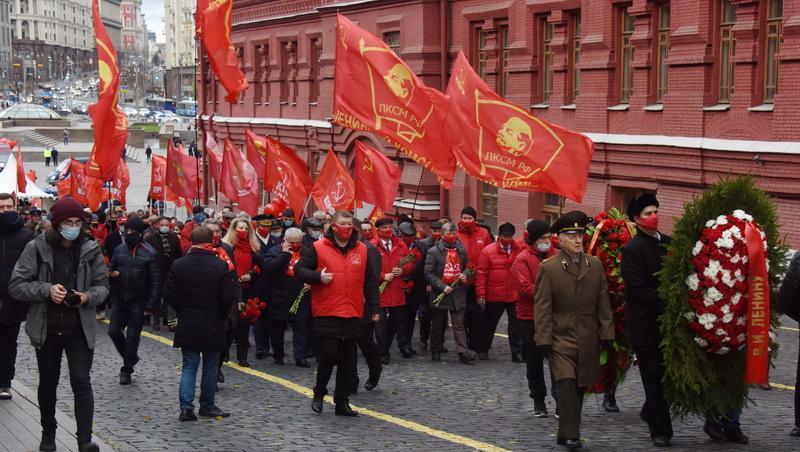 Великому Октябрю 1917 года - Слава!