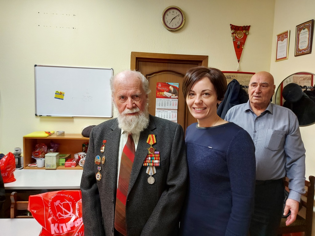 За заслуги перед партией