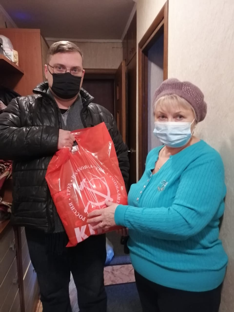 Люберецкие коммунисты поздравили ветеранов