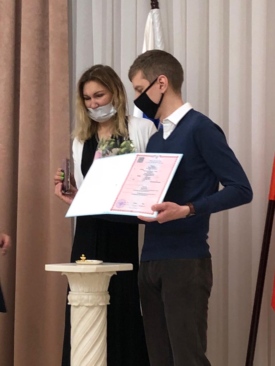 Поздравляем наших членов партии с днём рождения семьи!