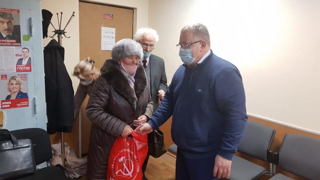 Депутат-коммунист Александр Наумов провёл приём граждан в Ленинском г.о.
