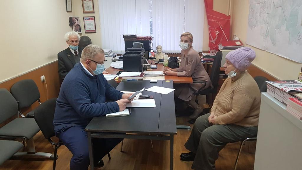 Депутат-коммунист Александр Наумов провёл приём граждан в Ленинском г.о.
