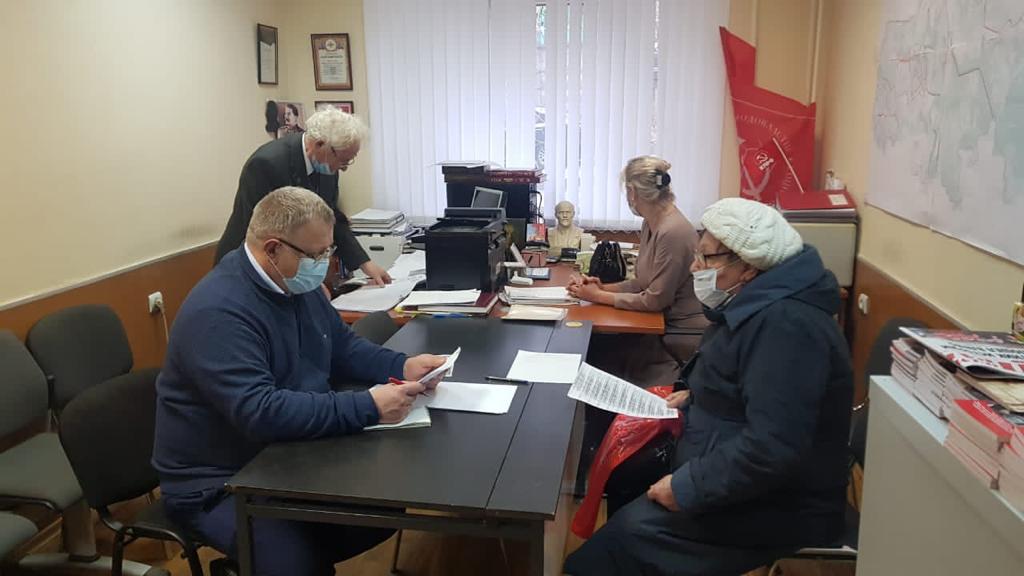 Депутат-коммунист Александр Наумов провёл приём граждан в Ленинском г.о.