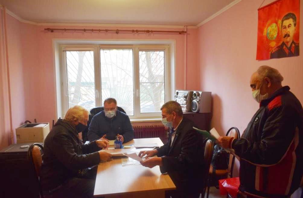 Депутат-коммунист Александр Наумов провел прием граждан в городах Чехов и Домодедово