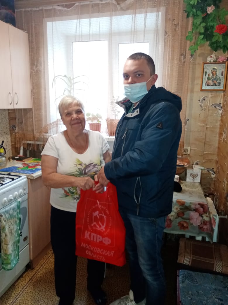 Коломенские коммунисты оказывают помощь