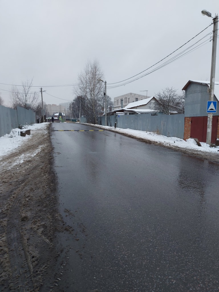 Коммунисты помогли жителям установить лежачих полицейских