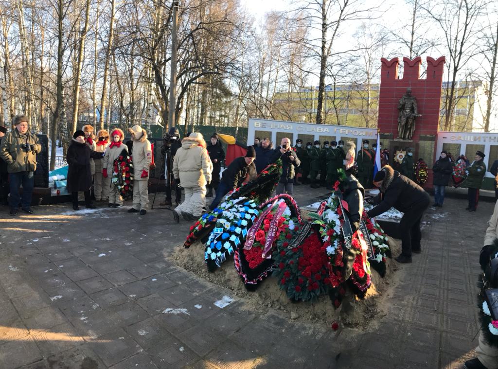 Ваш подвиг в сердце сохраним!