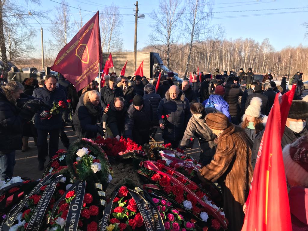 Ваш подвиг в сердце сохраним!