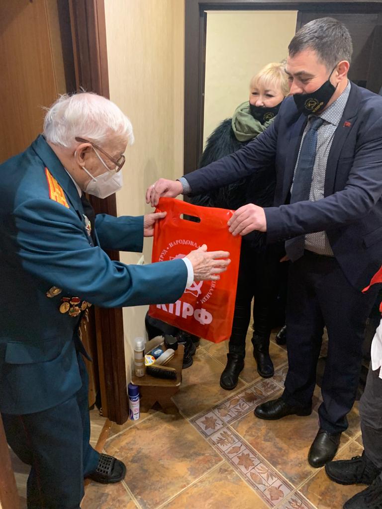 Старейший коммунист г. Королёва Н.Н. Багаев отметил своё 102-летие