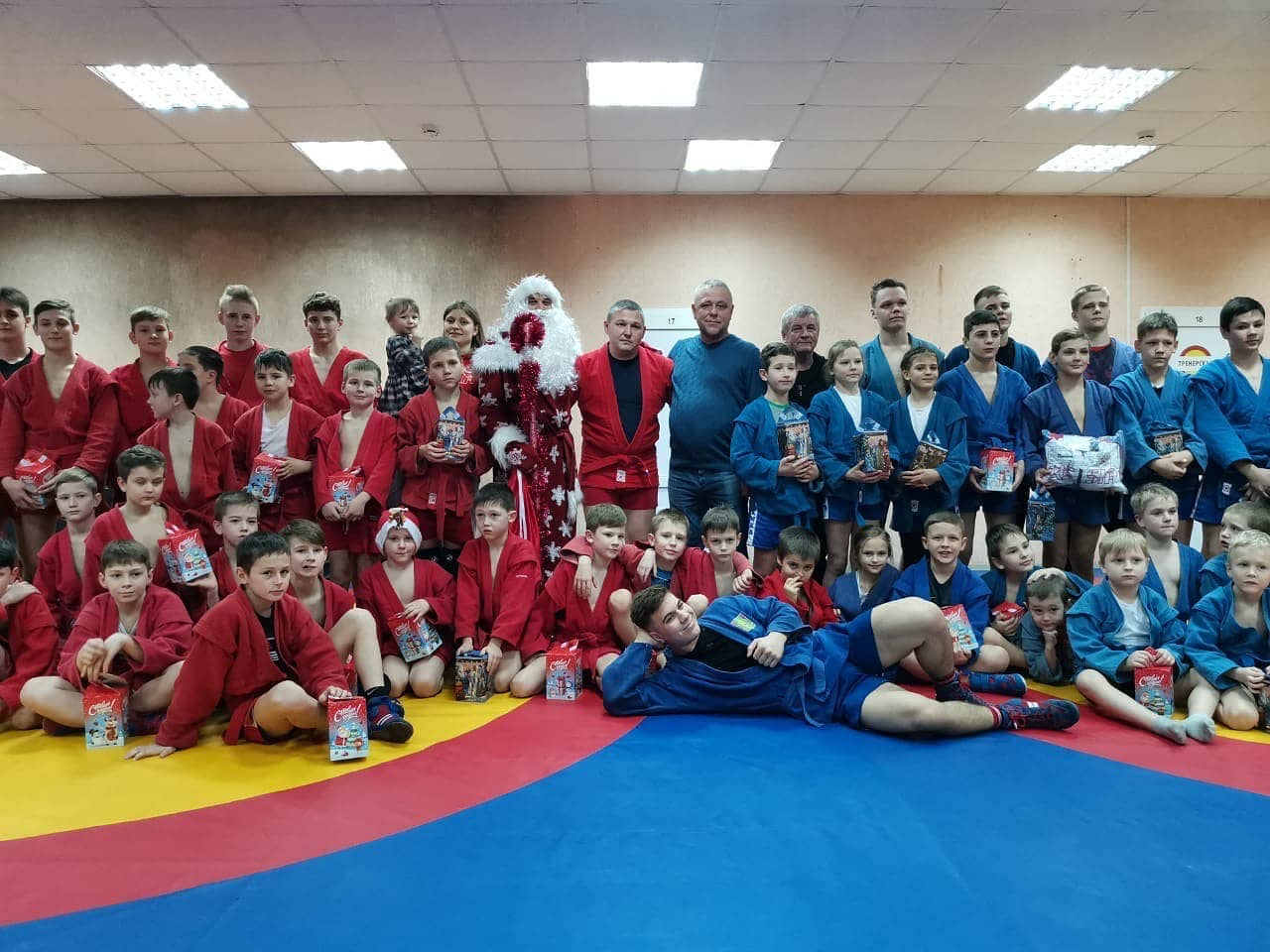 КПРФ поздравляет спортсменов с Новым годом