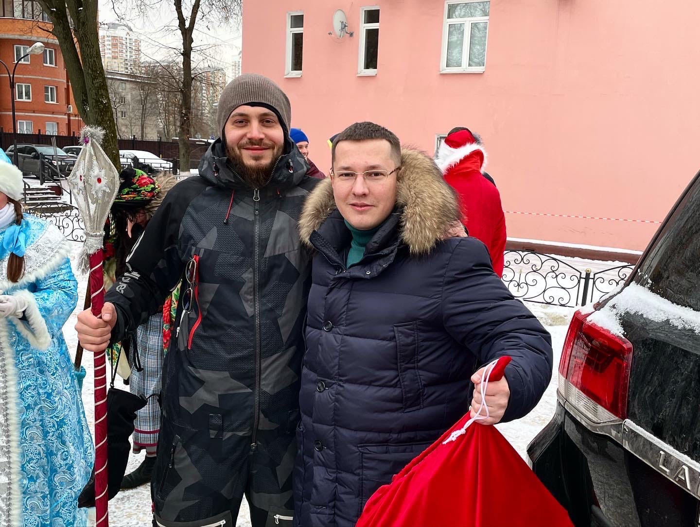 В Балашихе настоящая новогодняя сказка с красными оттенками!