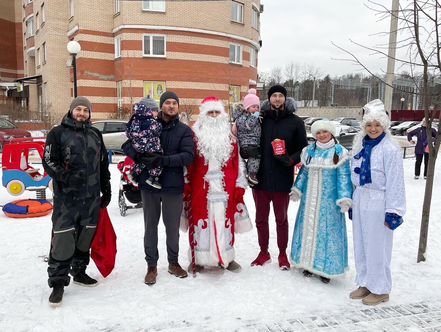 В Балашихе настоящая новогодняя сказка с красными оттенками!