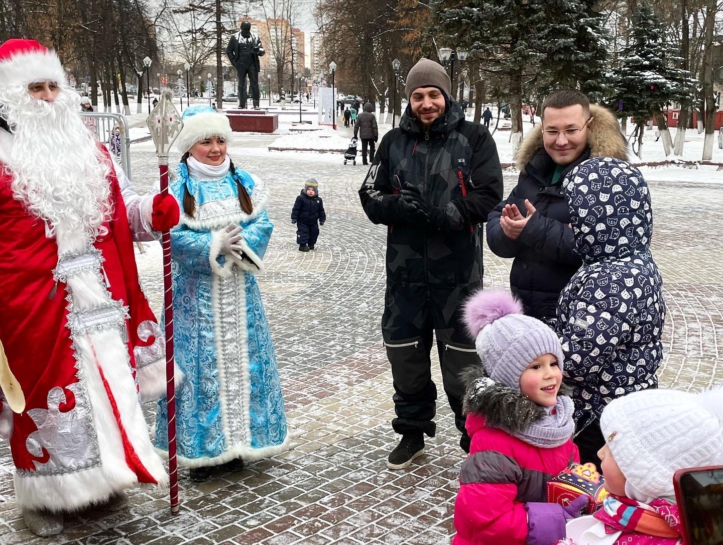 В Балашихе настоящая новогодняя сказка с красными оттенками!
