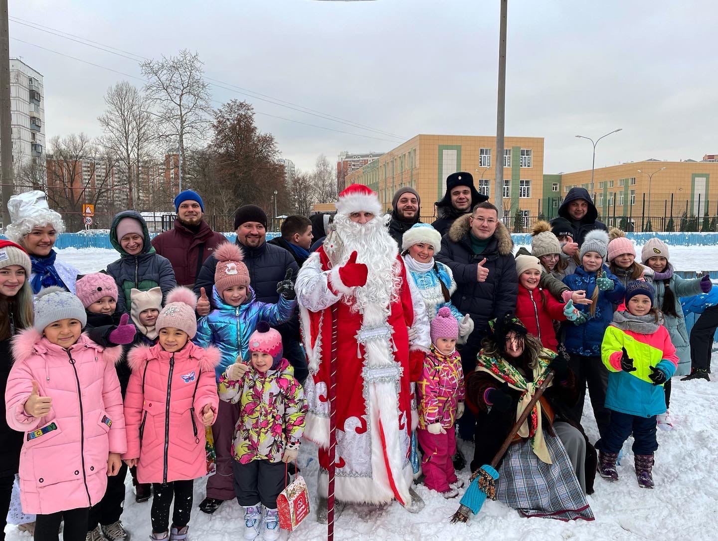 В Балашихе настоящая новогодняя сказка с красными оттенками!