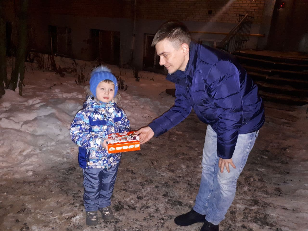 Коммунисты Сергиево-Посадского ГК КПРФ поздравили детей