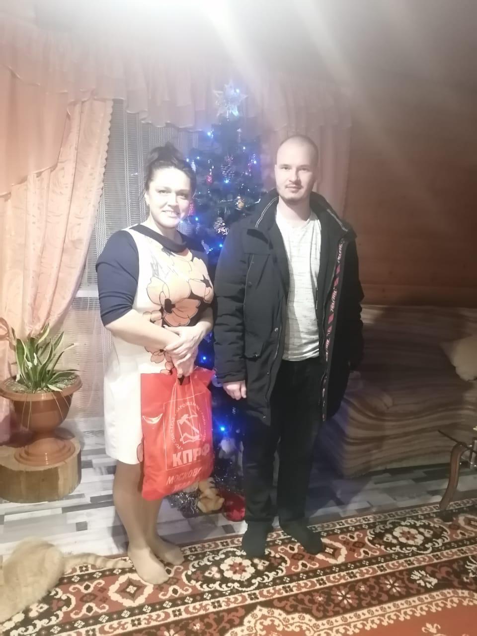 Клинские коммунисты продолжают помогать людям